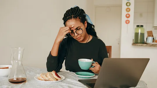 8 uur slaap maar nog supermoe? Deze 7 oorzaken verrassen je